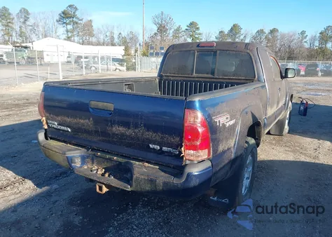 2008 Toyota Tacoma Base V6 z USA, uszkodzony, nr VIN 5TEUU42N98Z477835